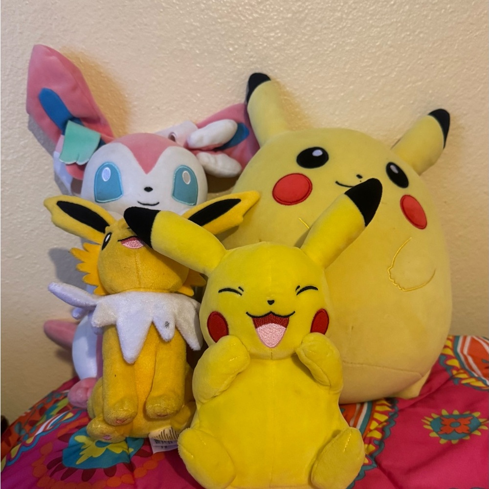 Pokémon plush lot